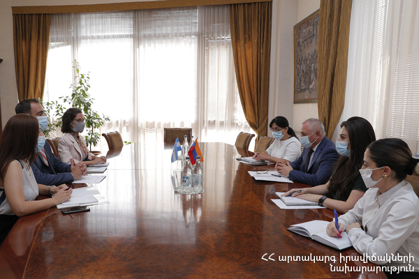 ԱԻ նախարարը Արգենտինայի արտակարգ և լիազոր դեսպանի հետ քննարկել է համագործակցության հարցեր