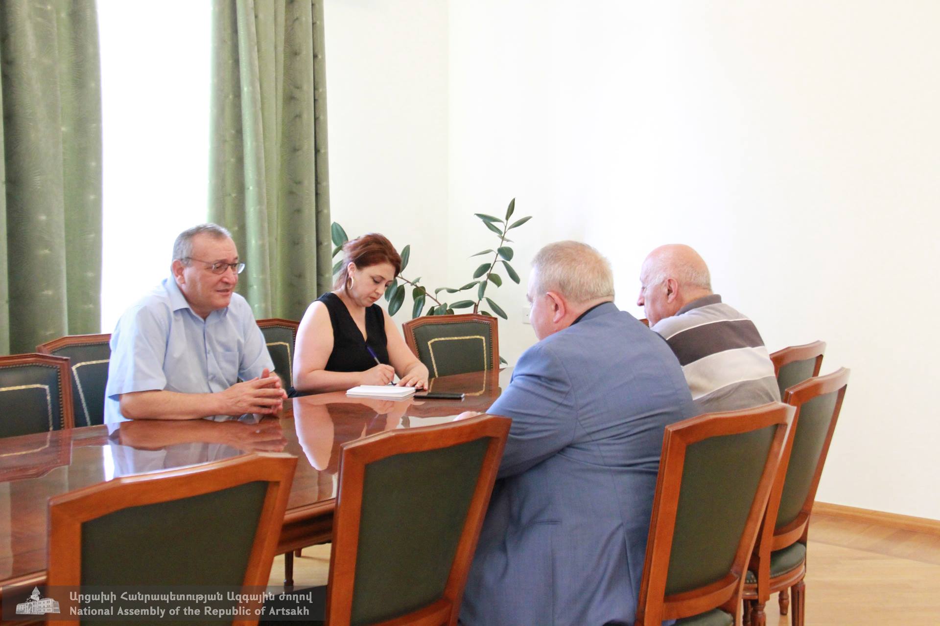Արցախի ԱԺ նախագահ Արթուր Թովմասյանը հյուրընկալել է ՀՀ ճարտարագիտական ակադեմիայի ակադեմիկոս Սերգեյ Մինասյանին