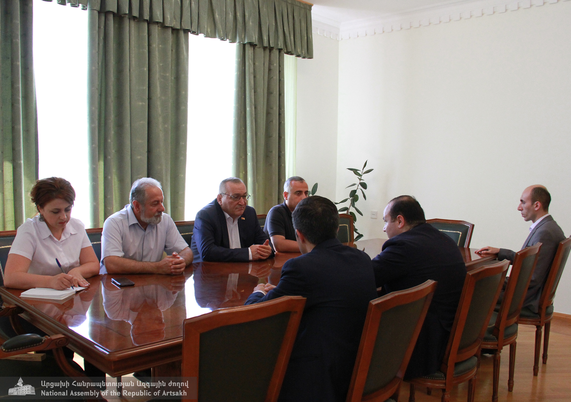 Արցախի ԱԺ նախագահն ընդունել է ՀՀ աշխատանքի և սոցիալական հարցերի նախարարին