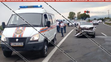 Գեղարքունիքի մարզում բախվել են Mercedes-ն ու УАЗ-ը. վերջինս հայտնվել է ափամերձ հատվածում. կան վիրավորներ