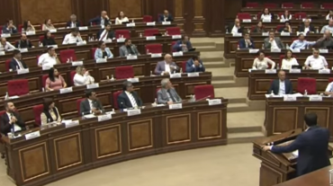 Բանավեճ ու վիճաբանություն. նորընտիր խորհրդարանը շարունակել է աշխատանքը և քննարկել ԱԺ փոխնախագահների թեկնածությունները