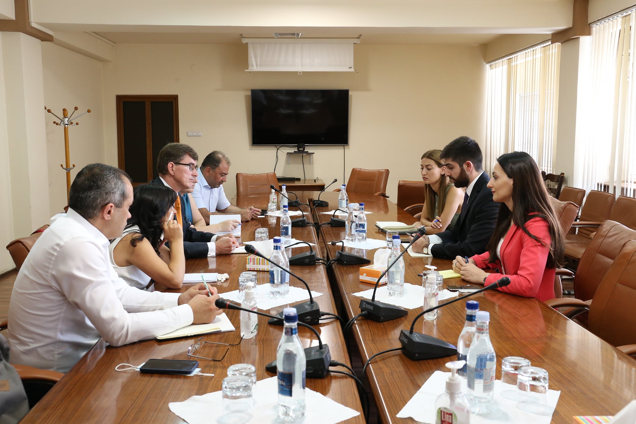 Էկոնոմիկայի նախարարի տեղակալն ընդունել է Հայաստանում Նիդեռլանդների դեսպանին
