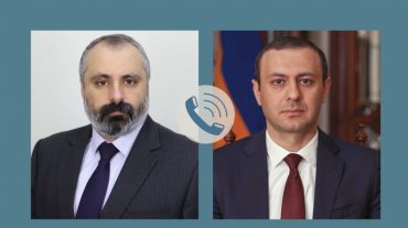 Դավիթ Բաբայանը հեռախոսազրույց է ունեցել Արմեն Գրիգորյանի հետ