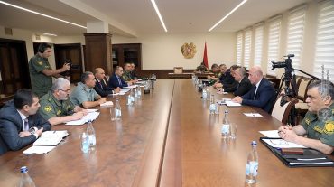 Պաշտպանության նախարարը խորհրդակցություն է անցկացրել՝ հանձնարարելով բարձրացնել քաղաքացիների սպասարկման որակը