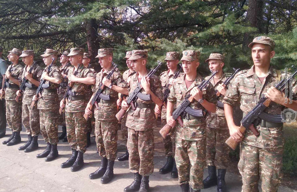 Զորամասերից մեկում անցկացվել է զինվորական երդման հանդիսավոր արարողություն