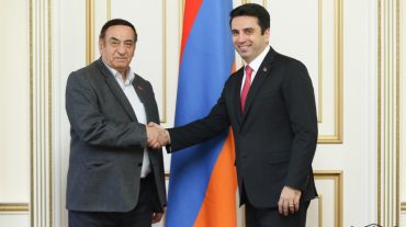 ԱԺ նախագահը հանդիպել է խորհրդարանում քրդական համայնքի ներկայացուցչի հետ