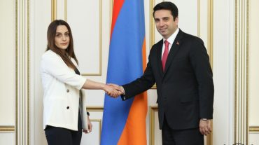 ԱԺ նախագահը հանդիպել է ասորական համայնքի ներկայացուցչի հետ