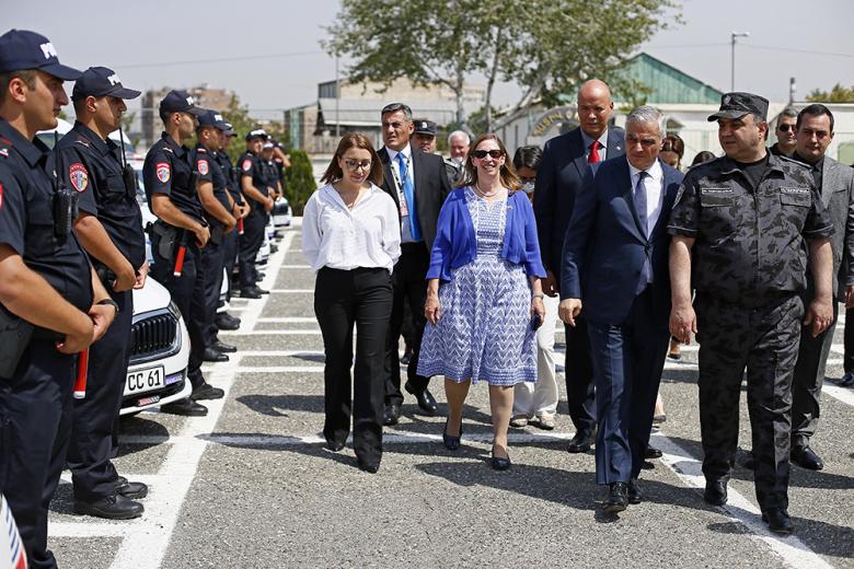 Բարձրաստիճան պաշտոնատար անձինք այցելել են ոստիկանության ՊՊԾ գունդ