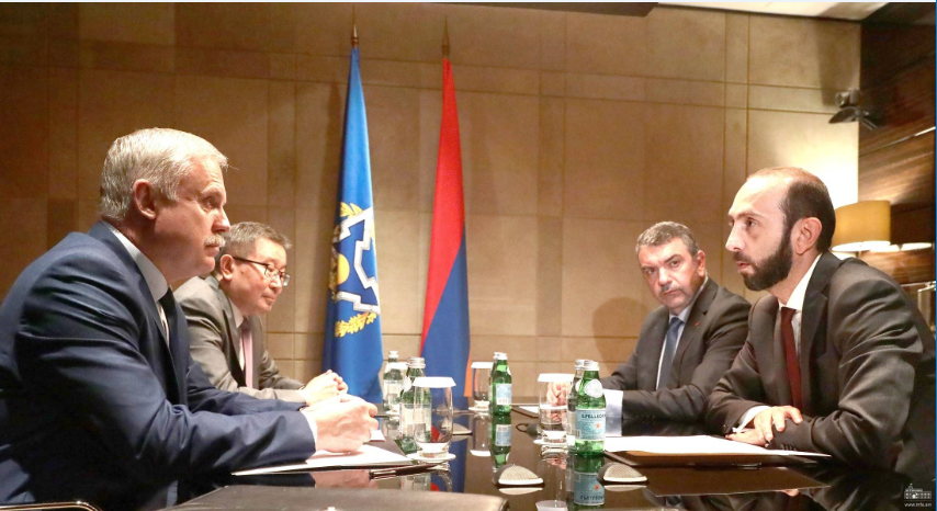 ՀՀ ԱԳ նախարար Արարատ Միրզոյանը հանդիպում է ունեցել ՀԱՊԿ գլխավոր քարտուղար Ստանիսլավ Զասի հետ