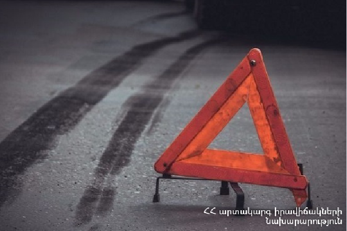 «Audi» մակնիշի ավտոմեքենան դուրս է եկել ճանապարհի երթևեկելի հատվածից և գլորվել ձորակը