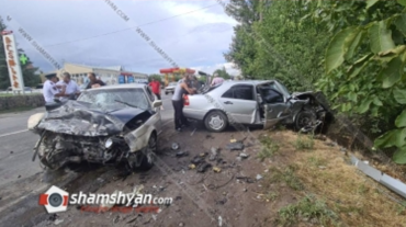 Արագածոտնի մարզում բախվել են BMW և Mercedes մակնիշների ավտոմեքենաները․կա 4 վիրավոր
