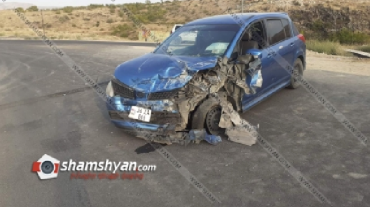 Գառնի-Արտաշատ ճանապարհին բախվել են Nissan Tiida-ն ու ВАЗ 2104-ը․ կան վիրավորներ