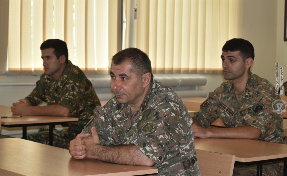 Անցկացվել է ենթակա զորամասերի համալրման բաժանմունքների պետերի հավաք-խորհրդակցություն