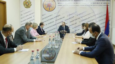 Վարչապետ Փաշինյանը աշխատանքի և սոցիալական հարցերի նախարարության աշխատակազմին ներկայացրել է նորանշանակ նախարարին