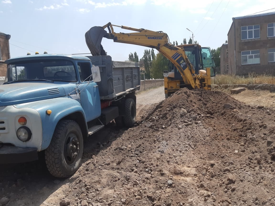 Փոքր Մանթաշ գյուղի ներհամայնքային ճանապարհները կսալապատվեն տուֆ քարով