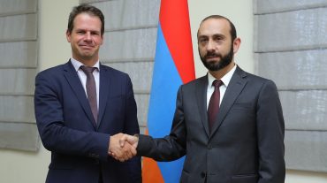 ԱԳ նախարարը և Հայաստանում Ֆրանսիայի դեսպանն ընդգծել են ղարաբաղյան հակամարտության կարգավորման բանակցային գործընթացի վերսկսման անհրաժեշտությունը՝ ԵԱՀԿ Մինսկի խմբի համանախագահության ներքո
