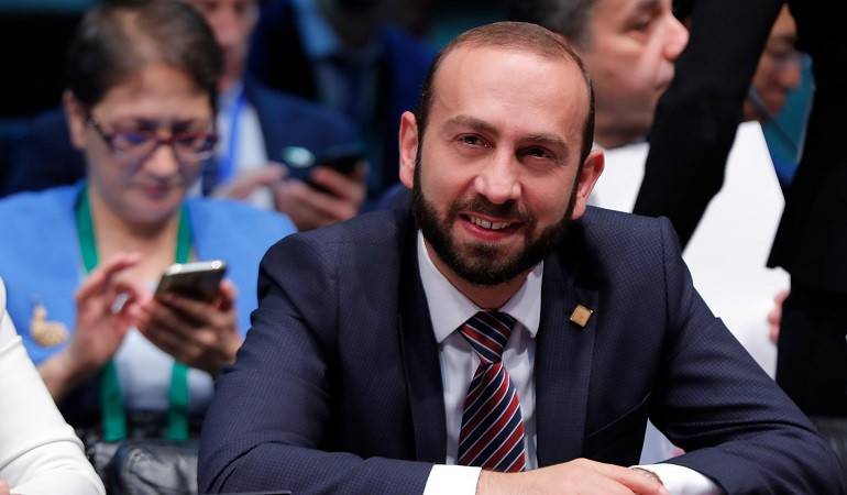 Արդյո՞ք հայկական կողմն ակնկալում է ԼՂ-ում ռուս խաղաղապահների տեղակայման ժամկետի երկարացում․ հարց Արարատ Միրզոյանին