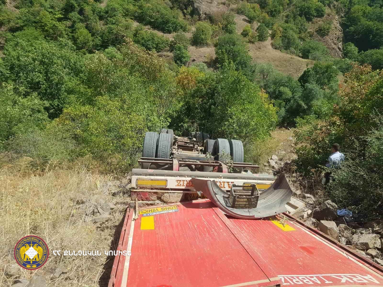 Բեռնատարը կողաշրջվել և ընկել է ձորը. իրանցի վարորդը մահացել է. ՔԿ