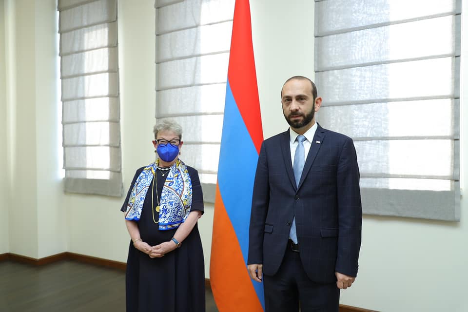 Արարատ Միրզոյանն ընդունել է Հայաստանում ԵՄ պատվիրակության ղեկավար դեսպան Անդրեա Վիկտորինին