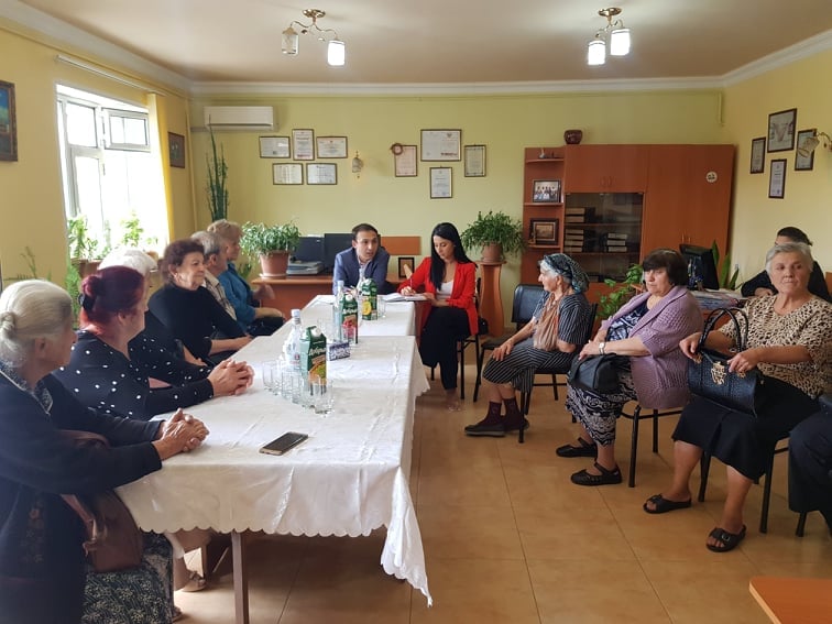 Արցախի ՄԻՊ-ը հանդիպել է տեղահանված միայնակ տարեցների հետ