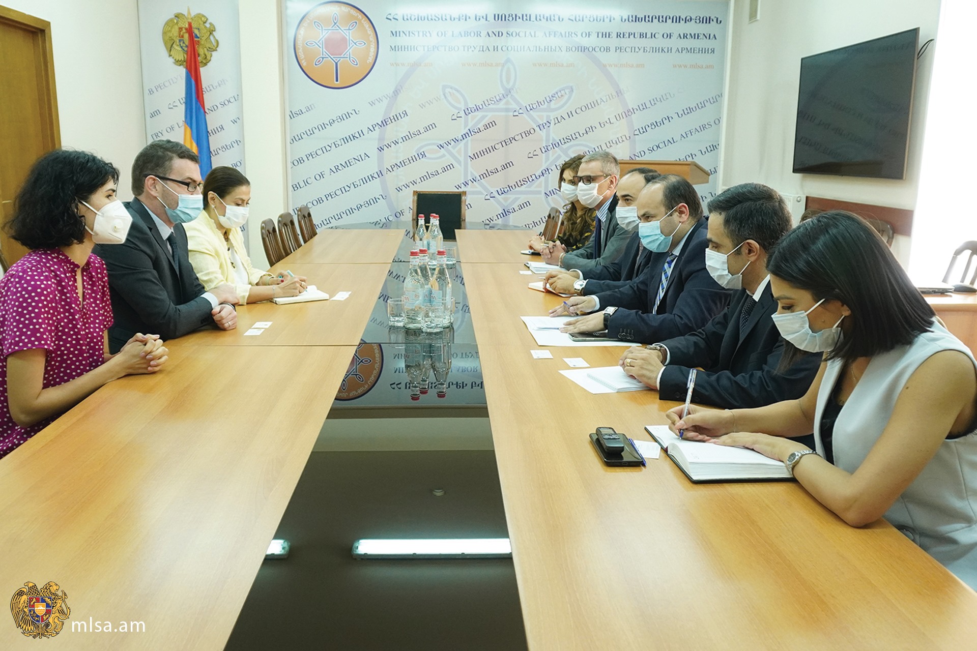 Աշխատանքի և սոցիալական հարցերի նախարարն ընդունել է ՀՀ-ում Միացյալ Թագավորության դեսպանին