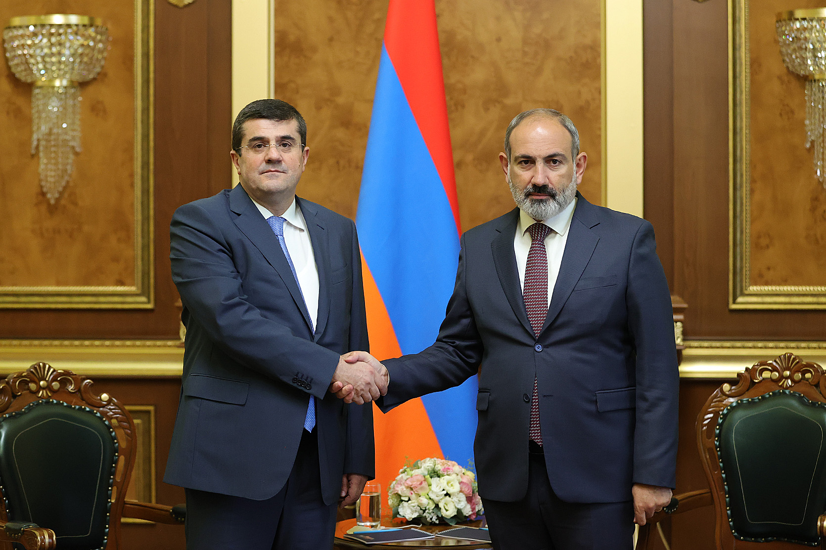 Նիկոլ Փաշինյանն ու Արայիկ Հարությունյանը քննարկել են պատերազմի հետևանքների հաղթահարմանն ուղղված աշխատանքների ընթացքը