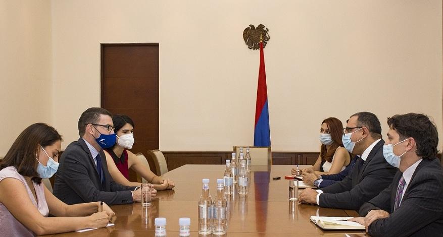 Ֆինանսների նախարարն ընդունել է ՀՀ-ում Մեծ Բրիտանիայի դեսպանին