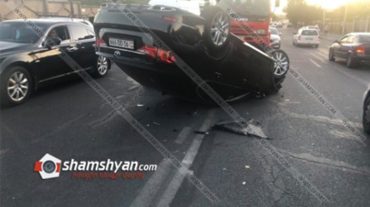 Դավիթ Բեկի փողոցում բախվել են Kia Forte և Lexus GS 350 մակնիշի ավտոմեքենաները. վերջինը գլխիվայր շրջվել է