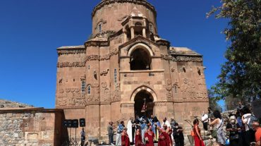 Աղթամարի Սուրբ Խաչ եկեղեցում պատարագ է մատուցվել