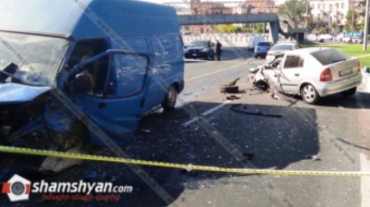 Հերացի փողոցում բախվել են Ford Transit-ն ու Opel-ը. կան վիրավորներ