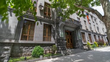 Զոհված, անհետ կորած կամ գերեվարված զինծառայողների ծնողներից խարդախությամբ խոշոր չափերի գումարներ հափշտակելու համար դատի է տրվել 8 անձ