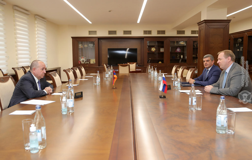 Պաշտպանության նախարարն ընդունել է «Հարավկովկասյան երկաթուղի» ՓԲԸ գլխավոր տնօրենին