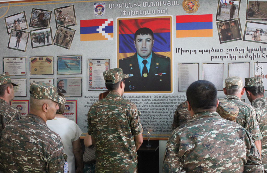Փոխգնդապետ Անդրանիկ Մանուկյանի անունով դասասենյակ է անվանակոչվել Երևանի համար 157 դպրոցում