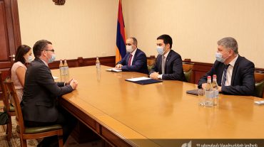 ՊԵԿ նախագահ Ռուստամ Բադասյանը հյուրընկալել է Միացյալ Թագավորության դեսպան Ջոն Գալագերին