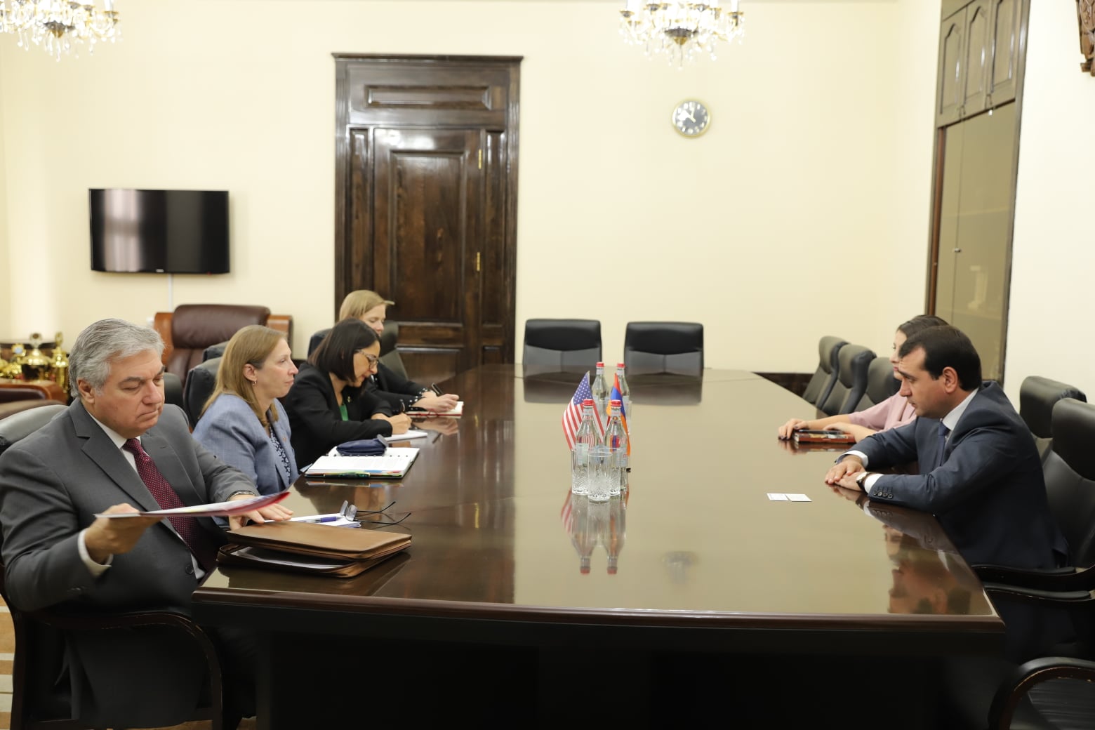 Շիրակի մարզպետը ԱՄՆ դեսպան Լին Թրեյսիի հետ հանդիպմանն ադրադարձել է մարզում նոր ենթակառուցվածքների գործարկման և մարզում տնտեսական նոր տեղաշարժի հնարավորություններին