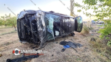 41–ամյա վարորդը Lexus-ով բախվել է հողաթմբերին և կողաշրջված վիճակում հայտնվել խնձորի այգում