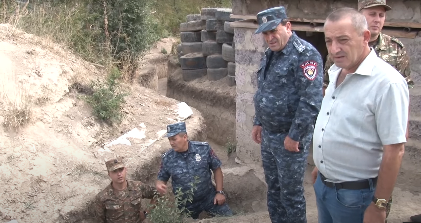 Ոստիկանության զորքերի հրամանատարն ու ՃՈ պետն այցելել են մարտական դիրքեր