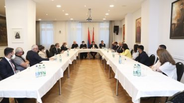 Ալեն Սիմոնյանը Վիեննայում հանդիպել է հայ համայնքի ներկայացուցիչների հետ