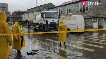 Հորդառատ անձրևների հետևանքով հեղեղվել են Բաթումի փողոցները