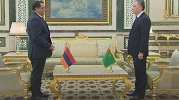 Դեսպան Խարազյանն իր հավատարմագրերն է հանձնել Թուրքմենստանի նախագահին