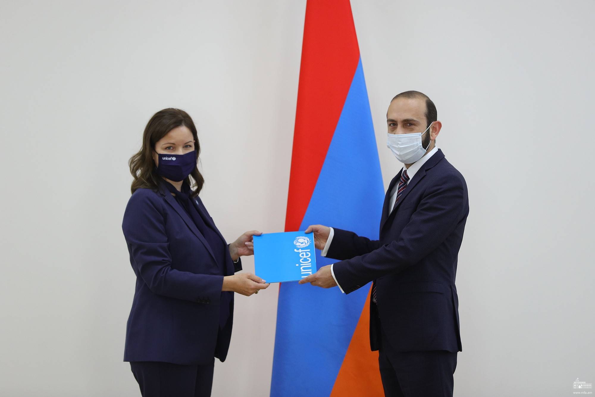 Արարատ Միրզոյանն ու ՀՀ-ում ՅՈՒՆԻՍԵՖ-ի ներկայացուցիչը քննարկել են անցած տարվա ադրբեջանա-թուրքական ագրեսիայի հումանիտար հետևանքները