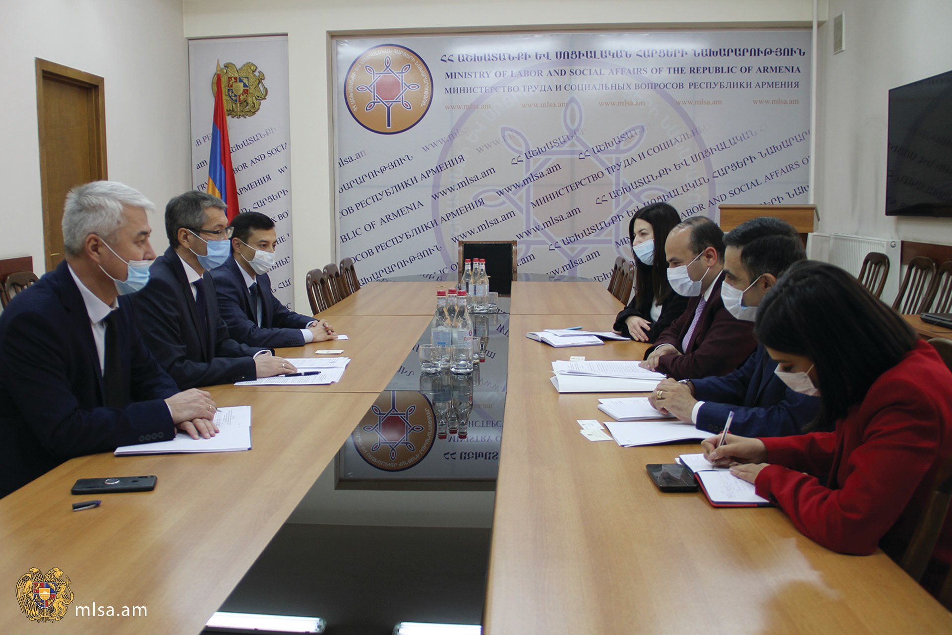 Նախարար Նարեկ Մկրտչյանն ընդունել է Ղազախստանի դեսպանին