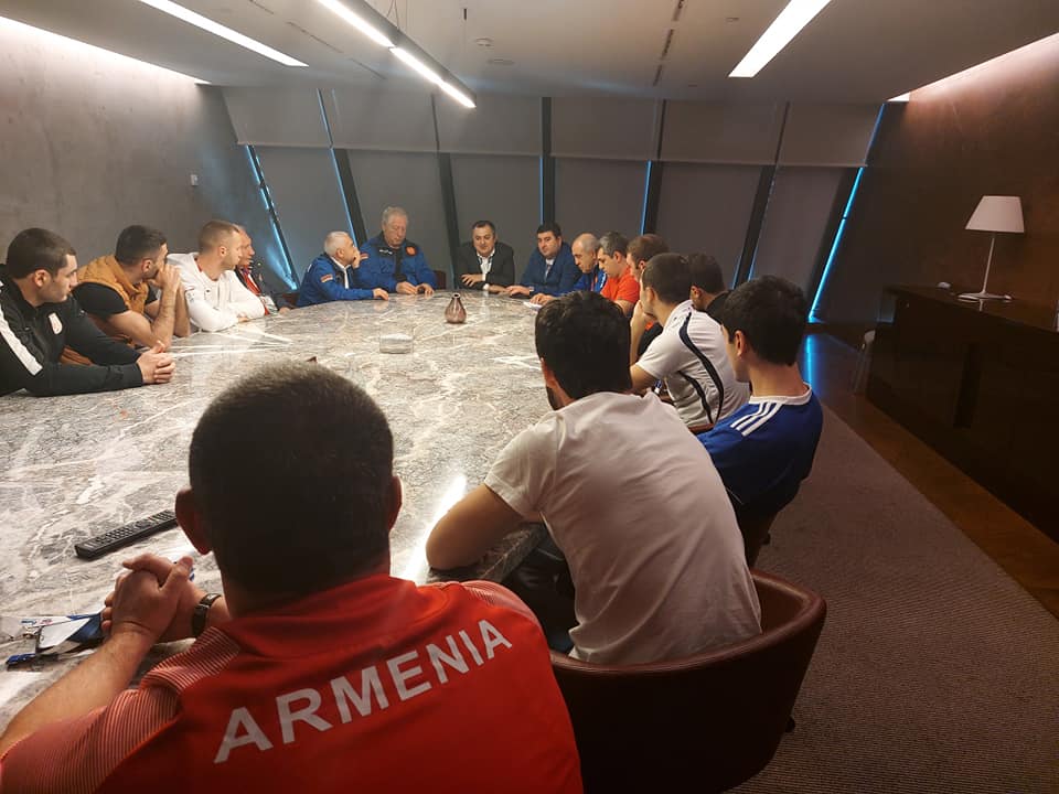 Կարեն Գիլոյանի գլխավորությամբ Բելգրադում բռնցքամարտիկների ու մարզիչների հետ կայացել է ժողով քննարկում