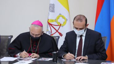 Արարատ Միրզոյանն ու Էդգար Պենյա Պառան մասնակցել են նամականիշով գեղաթերթիկի մարման արարողությանը