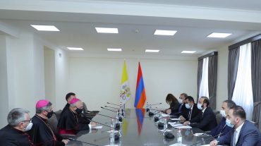 Տեղի է ունեցել ՀՀ ԱԳ նախարարի և Սուրբ Աթոռի պետքարտուղարի ընդհանուր հարցերով փոխանորդի ընդլայնված կազմով հանդիպումը