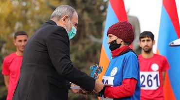 Լինել 70-ն անց, բայց չվախենալ մարտահրավերից․ տարեց վազորդները մասնակցել են կրոսավազքին