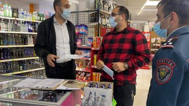 Շրջայցեր Աջափնյակ և Դավթաշեն վարչական շրջանների խոշոր խանութներում