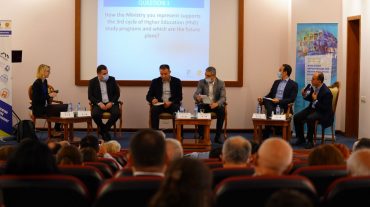 Կառավարության չորս անդամներ քննարկել են ՀՀ բարձրագույն կրթության 3-րդ աստիճանի զարգացման հեռանկարները