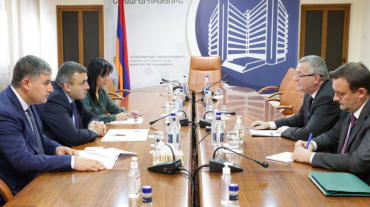 Նախարարի տեղակալ Վարոս Սիմոնյանը հանդիպում է ունեցել Հայաստանում Սլովենիայի դեսպան Տոմաժ Մենցինի հետ