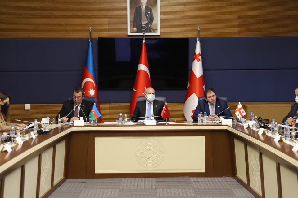 Թուրքիայում տեղի է ունեցել Վրաստանի, Ադրբեջանի և Թուրքիայի  խորհրդարանների արտաքին հարաբերությունների կոմիտեների հերթական նիստը